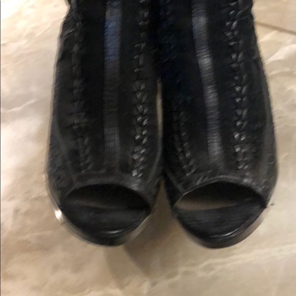 Vince Camuto leather and suede platform booties - Picture 4 of 11